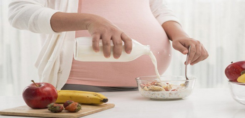 تناول الحوامل الدهون يضرُّ بأمعاء الجنين