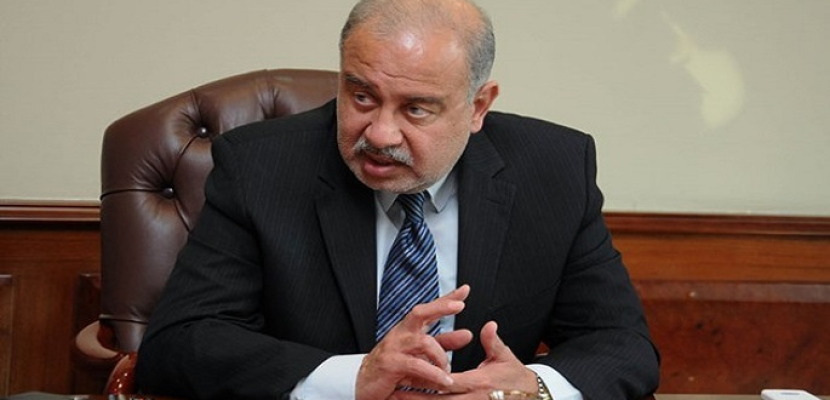 إسماعيل يصدر قرارا بتعيين وزير المالية محافظًا لمصر لدى البنك الآسيوى للاستثمار