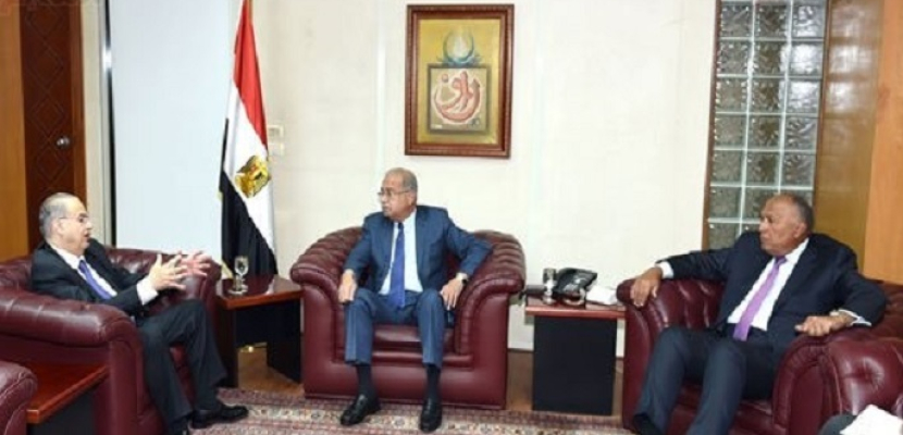شريف إسماعيل يبحث مع وزير خارجية قبرص تعزيز أوجه التعاون الثنائى