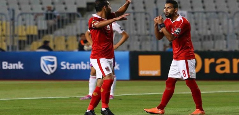 الأهلي يهزم الزمالك 2-صفر ويواصل تفوقه في الدوري