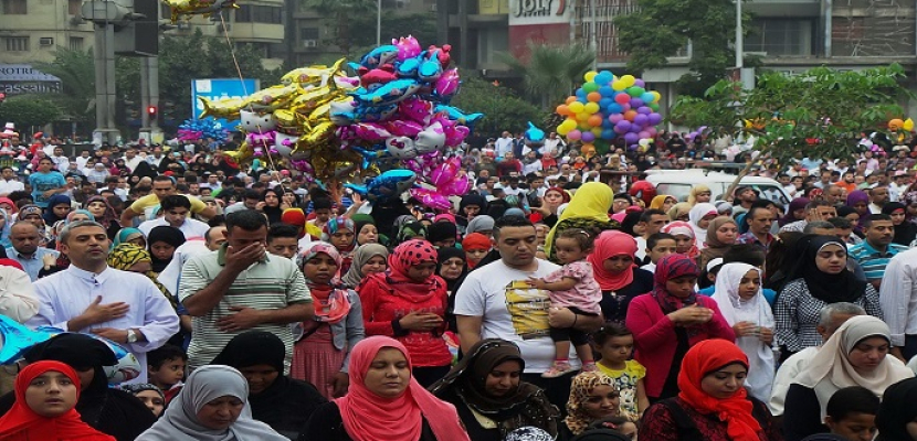 ملايين المصريين يؤدون صلاة عيد الأضحى في المساجد والساحات بالمحافظات