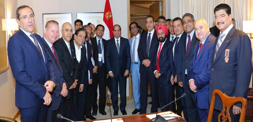 خلال زيارته إلى نيودلهي.. السيسي يستعرض فرص الاستثمار مع أعضاء مجلس الأعمال المصري الهندي
