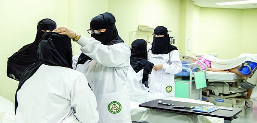 صحيفة سعودية: “الحشمة” شرط عمل “الممرضات” في المشاعر المقدسة ومن يخالف سيعاقب