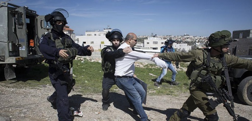 قوات الاحتلال تعتقل 23 فلسطينيا من الضفة الغربية