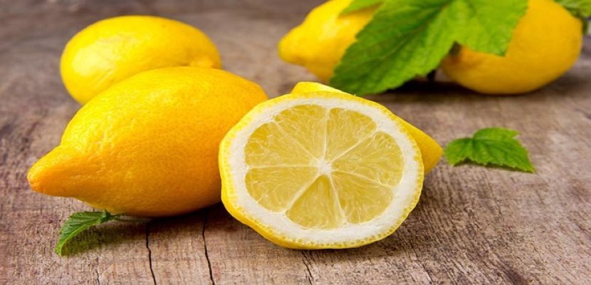 مزيلات طبيعية فعالة للتخلص من رائحة العرق.. منها الليمون
