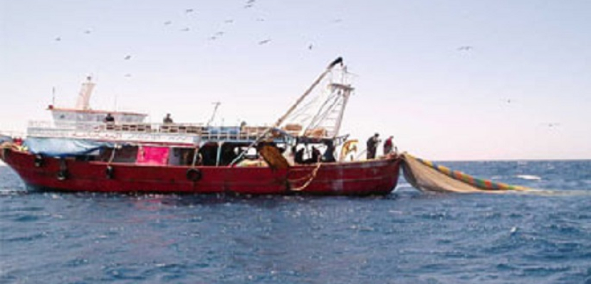 وزارة الخارجية تتابع احتجاز مركب الصيد المصرية “الحاج محمد الداش” في بورسودان