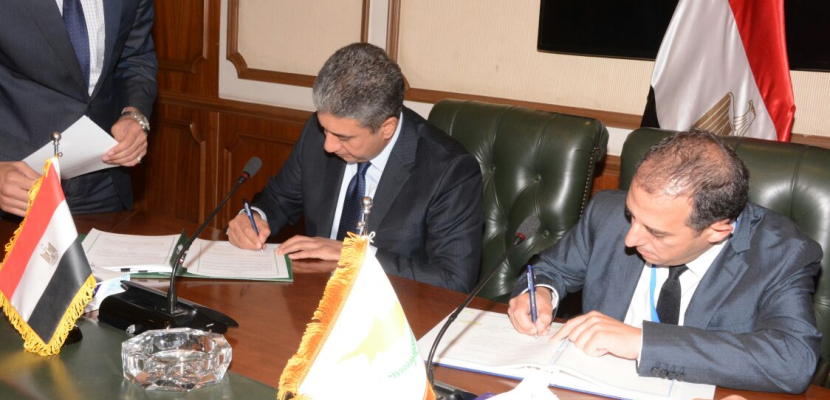 وزير الطيران ووزير النقل القبرصي يوقعان اتفاقية النقل الجوي بين البلدين