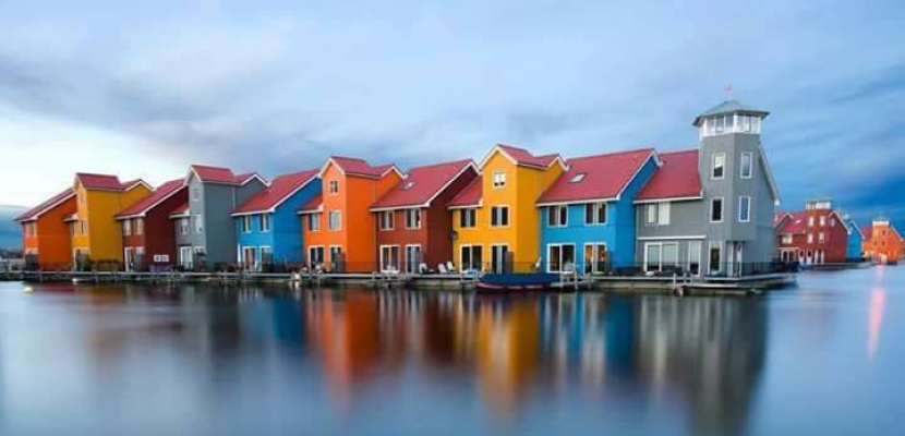 البيوت بالألوان