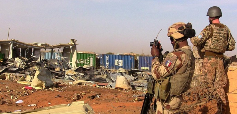 إصابة 6 جنود فرنسيين و4 مدنيين في الهجوم على قوة برخان بوسط مالي