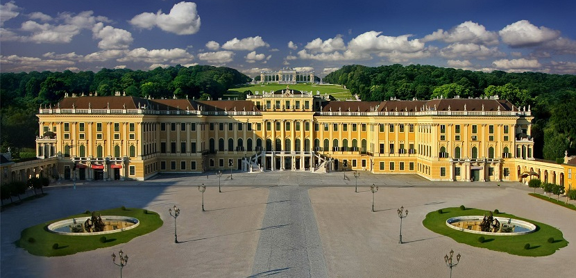 قصر شونبرون في النمسا