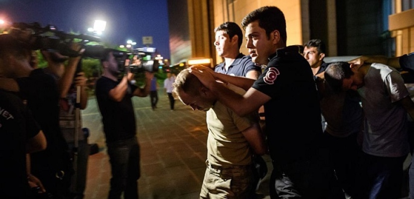 تركيا تأمر باعتقال 117 جنديا بسبب صلات بكولن