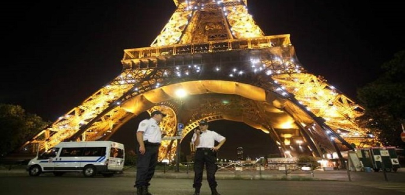 فرنسا تنشر ١٠٠ ألف عنصر من الشرطة والجيش لتأمين احتفالات رأس السنة