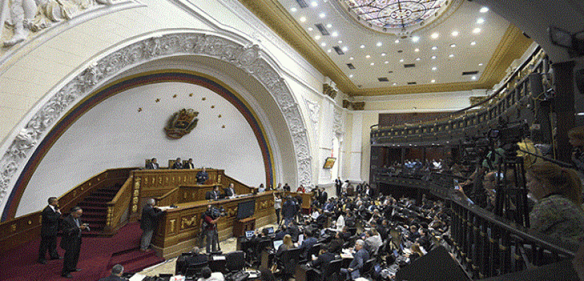 بيرو تستدعي سفيرها في فنزويلا وتندد بتولي المحكمة العليا مهام البرلمان