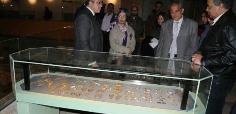 وزير الآثار يتفقد قاعة العرض المؤقت بالمتحف القومي للحضارة
