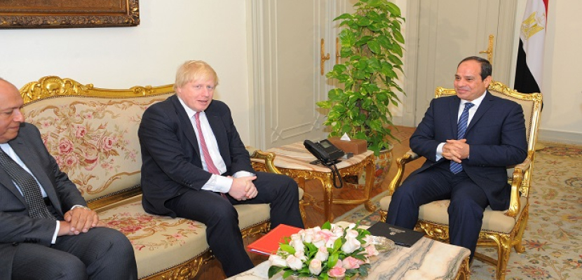 الرئيس السيسي يستعرض برنامج الإصلاح الاقتصادي مع وزير الخارجية البريطاني