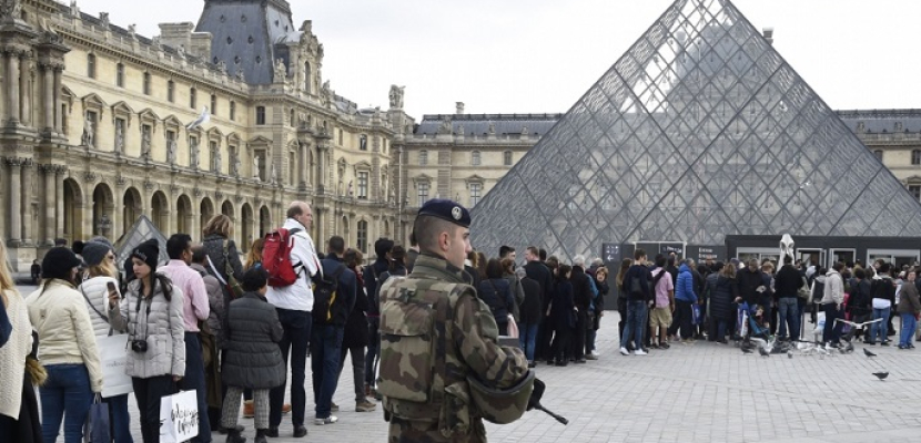 مصر تدين الهجوم الإرهابى على متحف اللوفر فى باريس