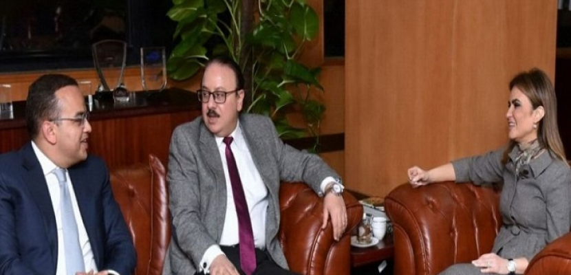 وزيرا الاستثمار والاتصالات يبحثان وضع خريطة استثمارية شاملة لمصر
