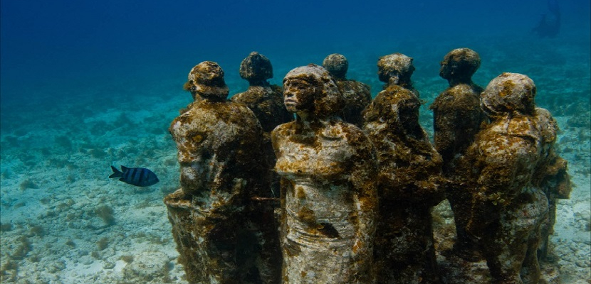 متحف تحت الماء .. إبداع الطبيعة والانسان