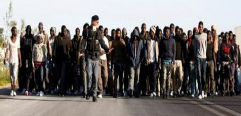 انتشال نحو 1200 مهاجر قبالة ليبيا أثناء إبحارهم إلى إيطاليا