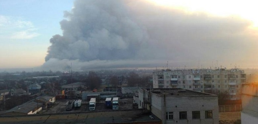 اندلاع حريق في مستودع أسلحة وذخائر في شرق أوكرانيا