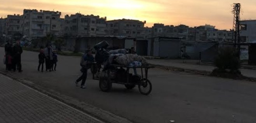 تواصل خروج مسلحي المعارضة السورية وعائلاتهم من آخر معاقلهم في حمص