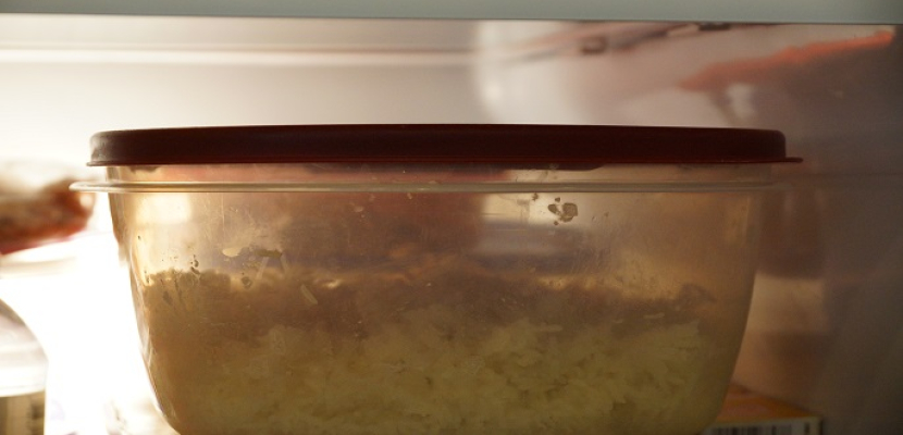 أطباء التغذية يحذرون من إعادة تسخين بقايا الطعام التي حفظت في الثلاجة