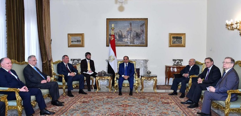بالصور .. الرئيس السيسى يبحث مع نائب رئيس الوزراء الروسى تعزيز التعاون الثنائى