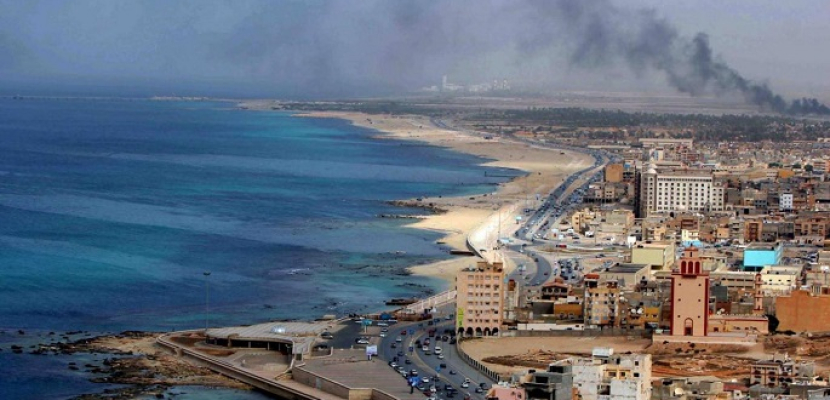 الجيش الليبى يشتبك مع زوارق للجماعات الارهابية ويدمر جرافة قرب سواحل بنغازى
