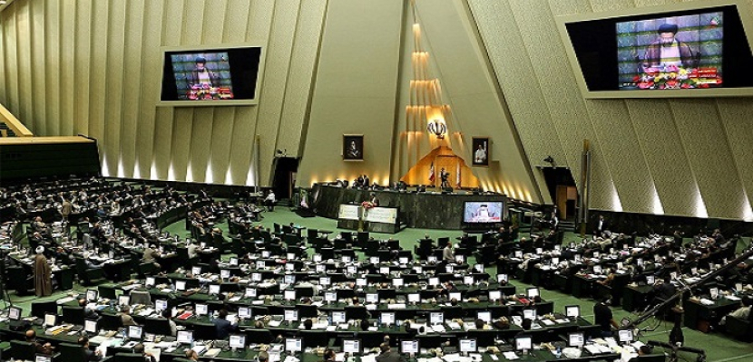 إيران تفرض عقوبات على 15 شركة أمريكية