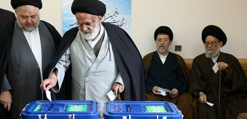 هل يظل “المعتدل”روحاني أم يفوز”المتشدد” رئيسي في انتخابات إيران؟