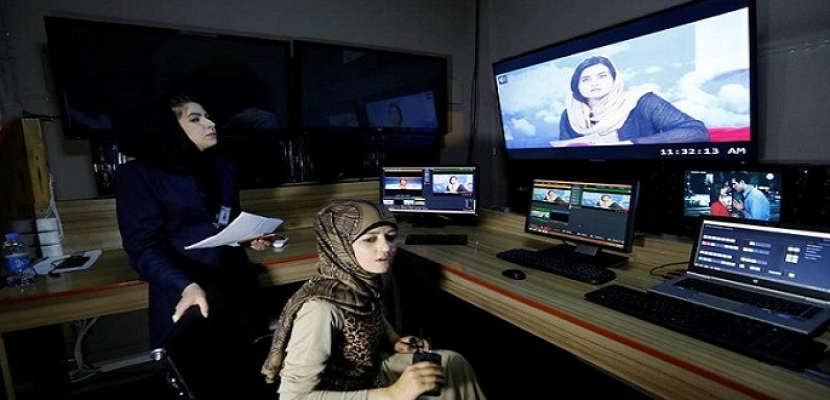 الأفغانيات يكسرن التقاليد بأول قناة تليفزيونية نسائية