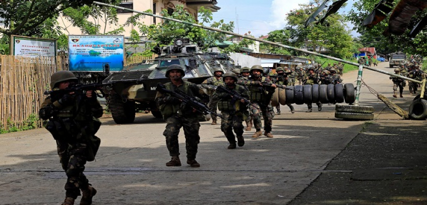 جيش الفلبين يسعى لإعادة السيطرة الأمنية على مدينة مضطربة بعد أعمال عنف