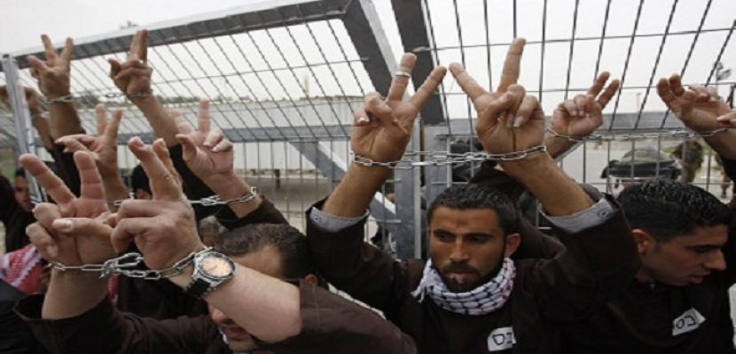 الأسرى الفلسطينيون يواصلون إضرابهم لليوم الـ29 في السجون الإسرائيلية
