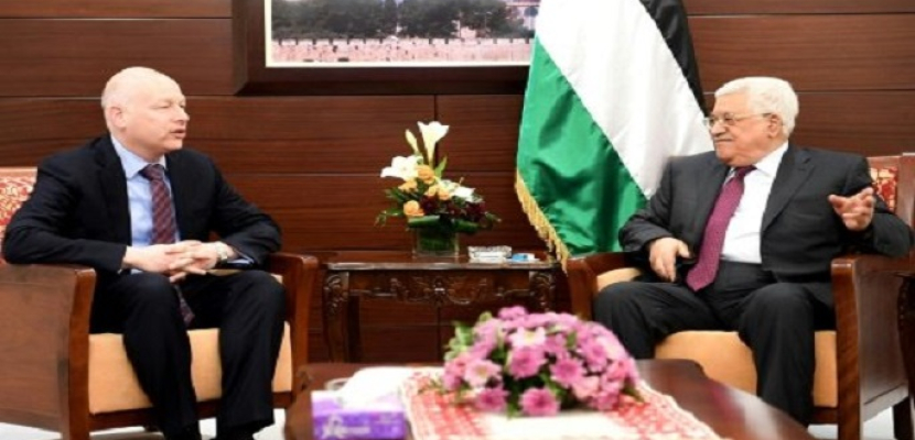 عباس يطلب وساطة المبعوث الأمريكي لعملية السلام في قضية الأسرى المضربين