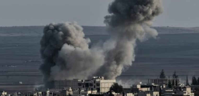 القوات التركية والمقاتلون الأكراد يتبادلون القصف العنيف في كوباني السورية