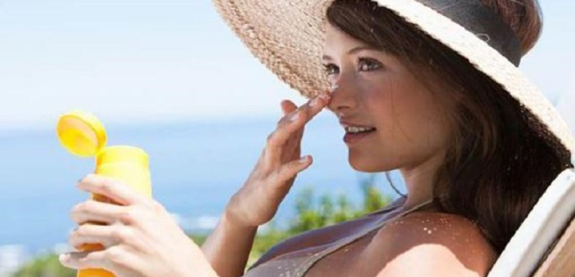 نصائح تساعدك على حماية بشرتك من أشعة الشمس أثناء إجازة العيد