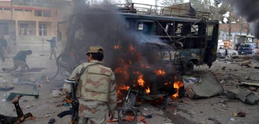 32 قتيلاً وجريحاً في الهجوم الانتحاري قرب نقطة تفتيش بباكستان
