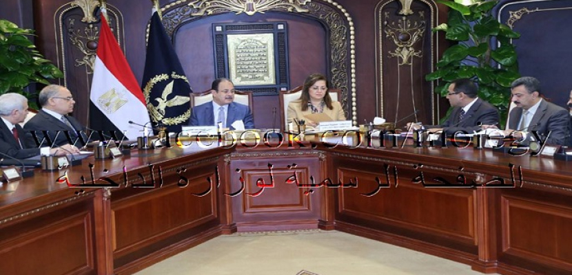 وزير الداخلية يناقش مع وزيرة التخطيط سُبل تعزيز التعاون والتنسيق بين الوزارتين