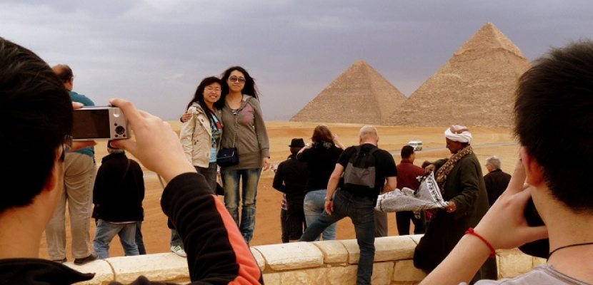 صحيفة بريطانية: إسبانيا تحذر من انهيار السياحة بسبب هجرة الزوار إلى مصر