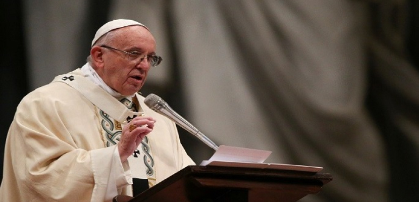 البابا فرنسيس يمنع سلعة ضارة في متاجر الفاتيكان