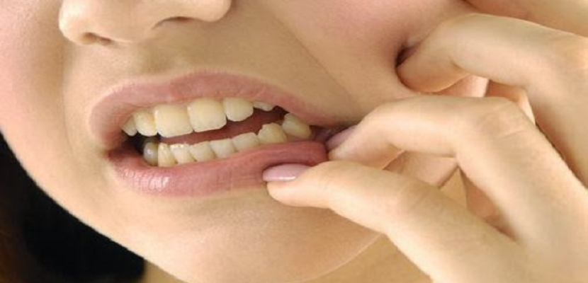 صرير الأسنان لدى المراهقين قد يدل على تعرضهم للتنمر