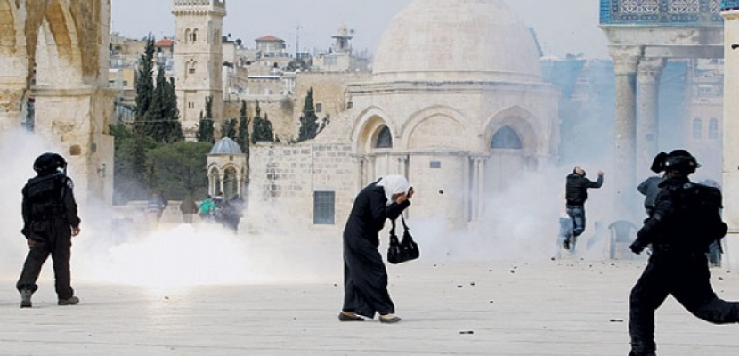 الخليج الإماراتية : «جمعة الغضب» تعبير عن رفض فلسطيني واسع للإجراءات «الإسرائيلية» الجديدة