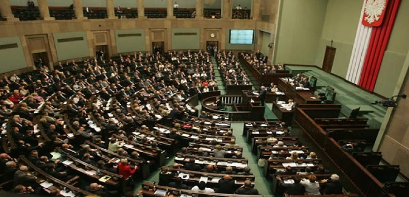 مجلس الشيوخ البولندى يقر تعديلا يحيل جميع قضاة المحكمة العليا للتقاعد