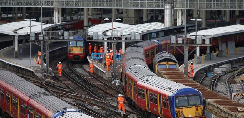 الشرطة البريطانية تعتقل رجلا زعم حيازته قنبلة داخل محطة قطارات فى لندن