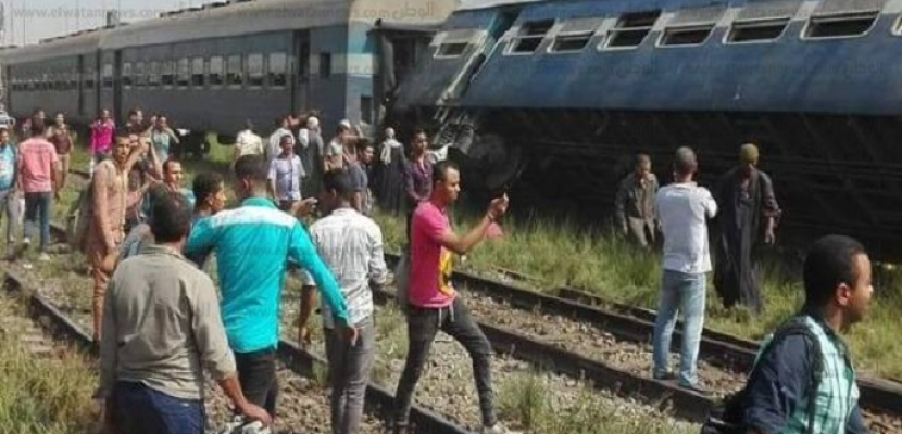 النيابة تستدعي رئيس هيئة السكك الحديدية و 9 مسئولين آخرين في حادث تصادم قطاري الإسكندرية