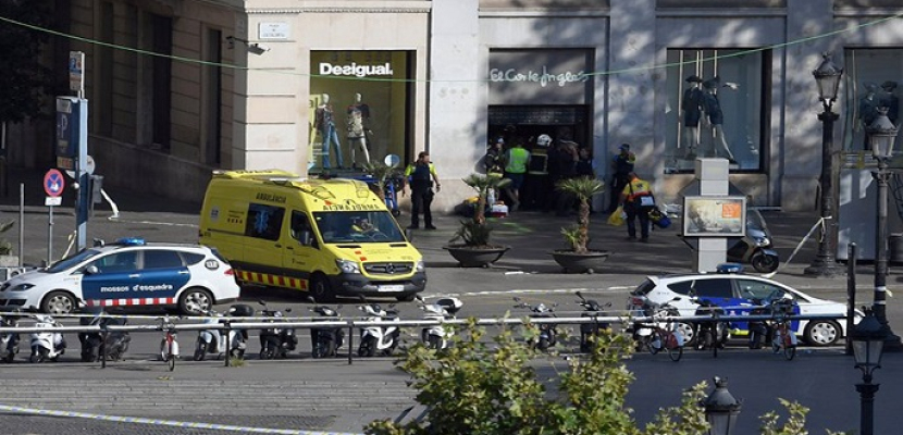 الشرطة الإسبانية: سائق السيارة المستخدمة في هجمات برشلونة ربما فر إلى فرنسا