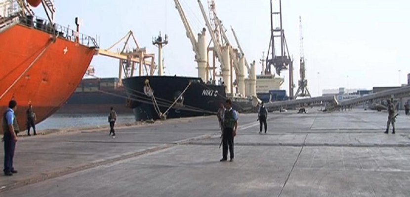 التحالف العربي يصدر تصاريح دخول لسفينتين إلى ميناء الحديدة