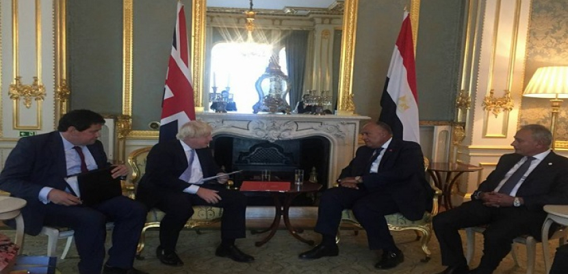 بالصور .. شكري يبحث مع نظيره البريطاني العلاقات الثنائية بين مصر و المملكة المتحدة