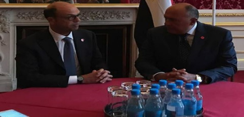 شكري ونظيره الإيطالي يؤكدان رغبتهما في توثيق وتطوير العلاقات بين القاهرة وروما