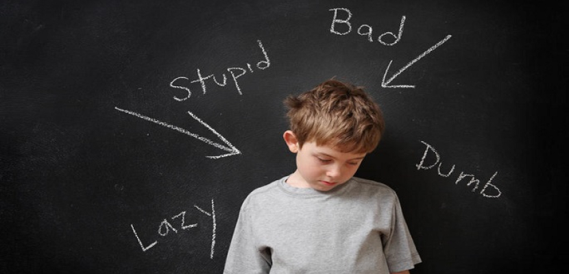 كيف تجعلين طفلك يقاوم الألقاب والعبارات السلبية؟